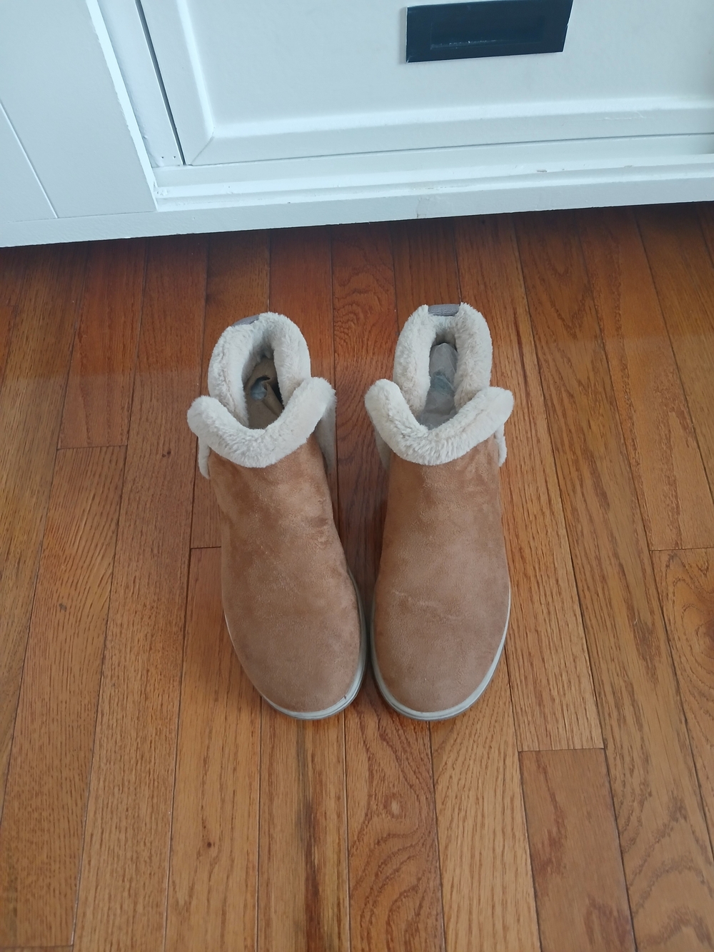 Clarks Tan Suede Ankle Booties with Cream Shearling Cuff